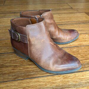 Clarks Addiy Cara Ankle Boot Bootie 6.5